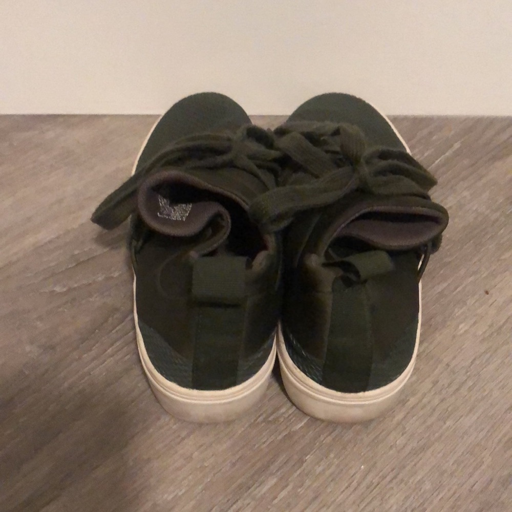 Green Steve Madden Lancer Sneaker, Size 7.5 - Picture 4 of 4